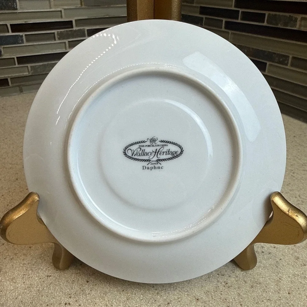 VTG Wallace Heritage Daphne Saucers 2pc Set Fine China Porcelain Floral Gold Rim
